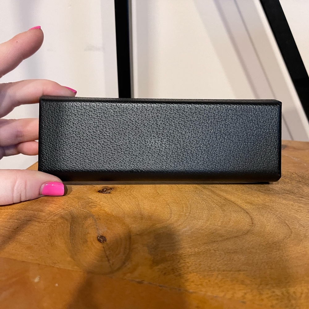 Burberry Eyeglass Case - Picture 3 of 5